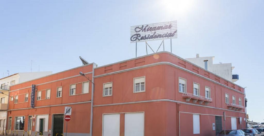 ホテル Residencial Miramar クアルテイラ エクステリア 写真
